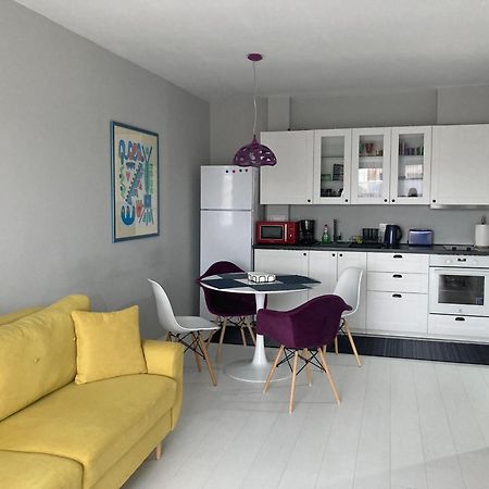 Apartamentul Max, Practic Si Confortabil ออราแด ภายนอก รูปภาพ